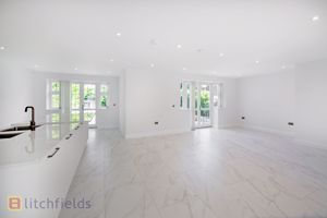 Photo 17- click for photo gallery